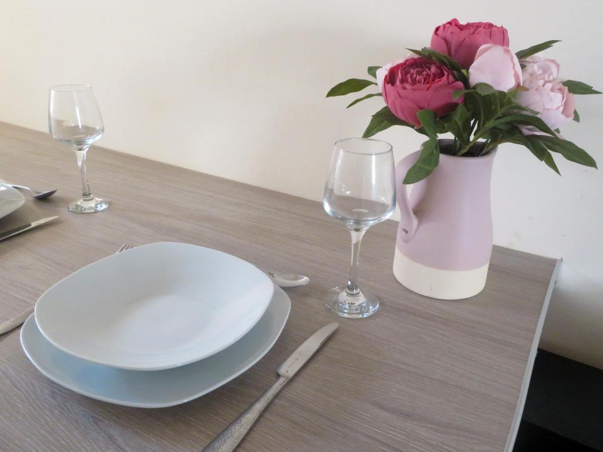 Entire 2 Bed Ground Floor Apartment Central But Quiet Newmarket  Eksteriør bilde