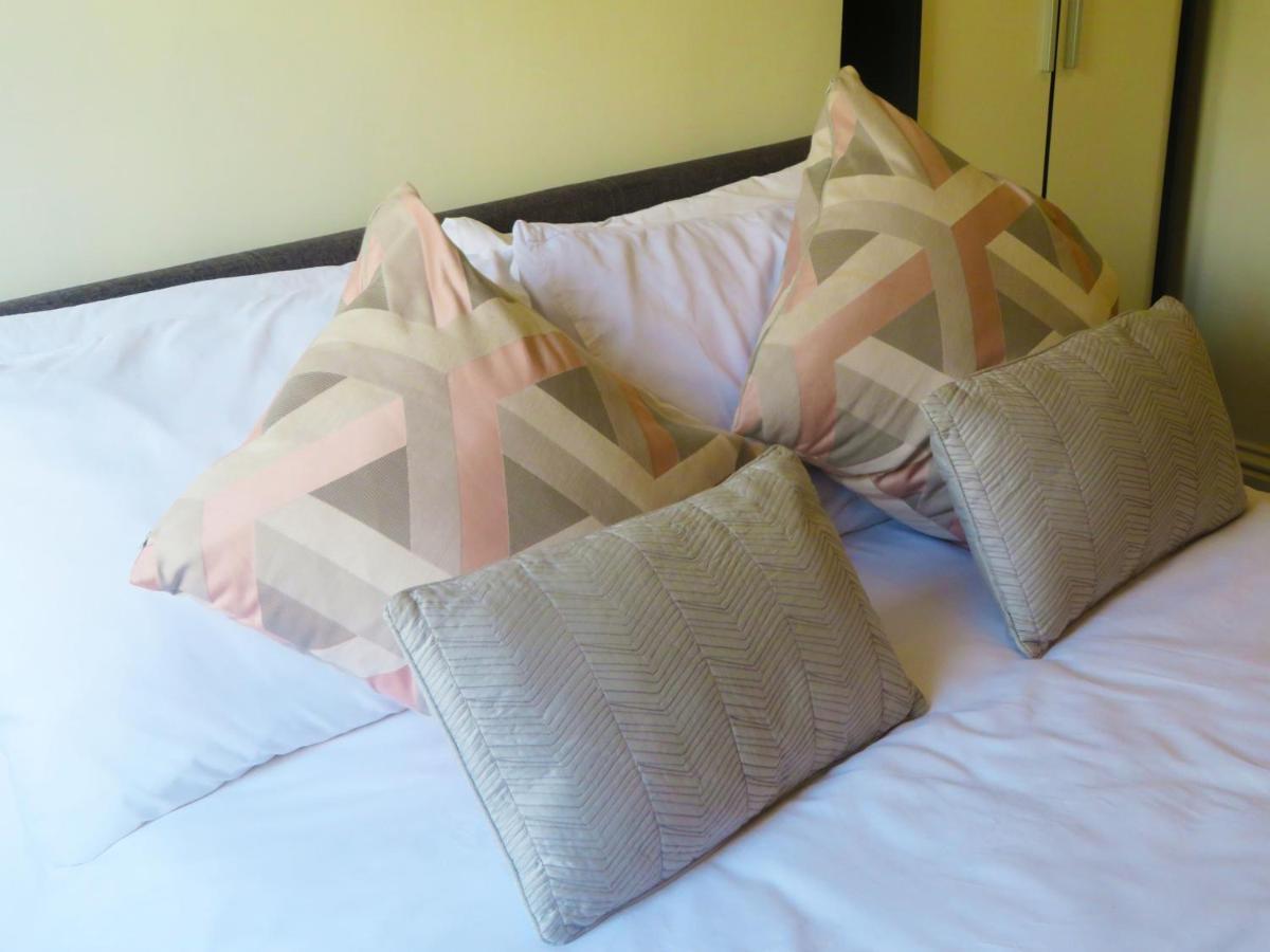 Entire 2 Bed Ground Floor Apartment Central But Quiet Newmarket  Eksteriør bilde