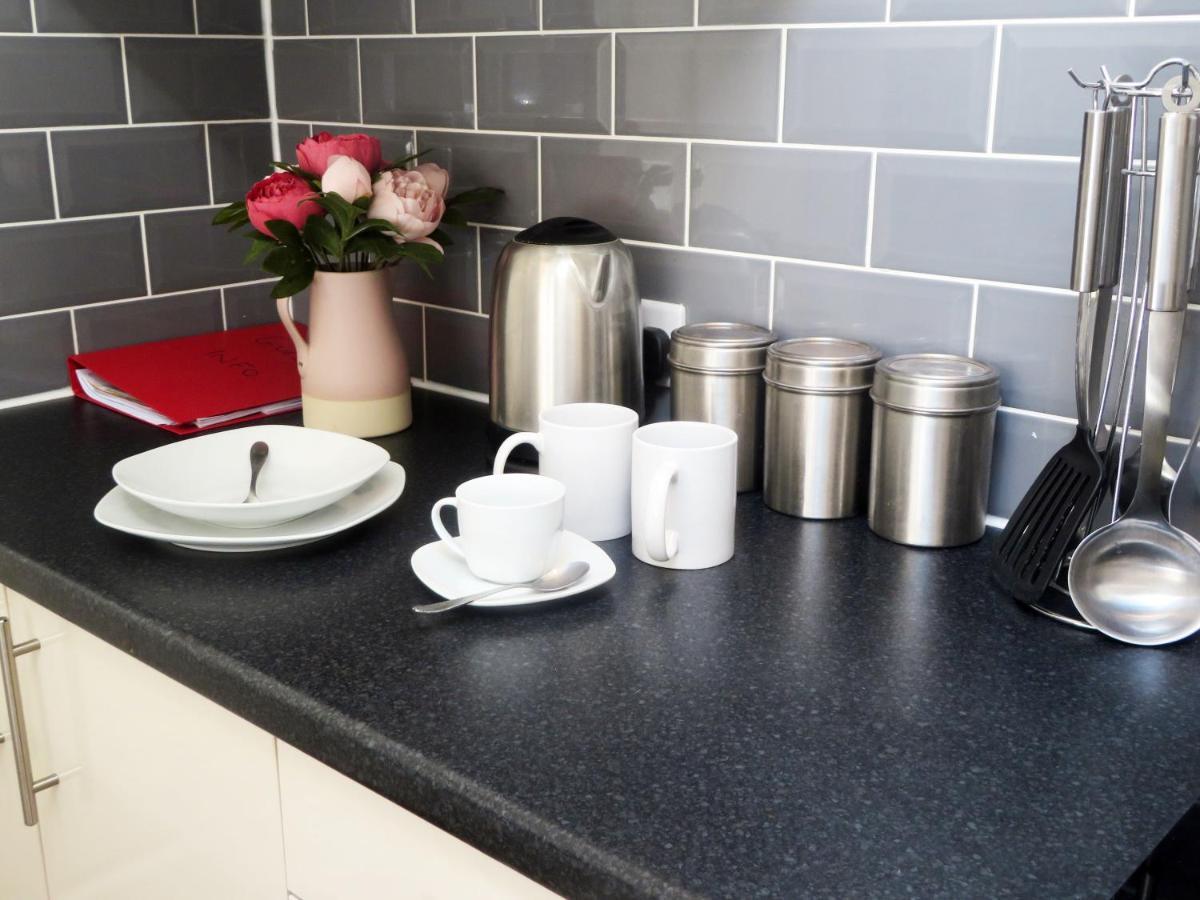 Entire 2 Bed Ground Floor Apartment Central But Quiet Newmarket  Eksteriør bilde